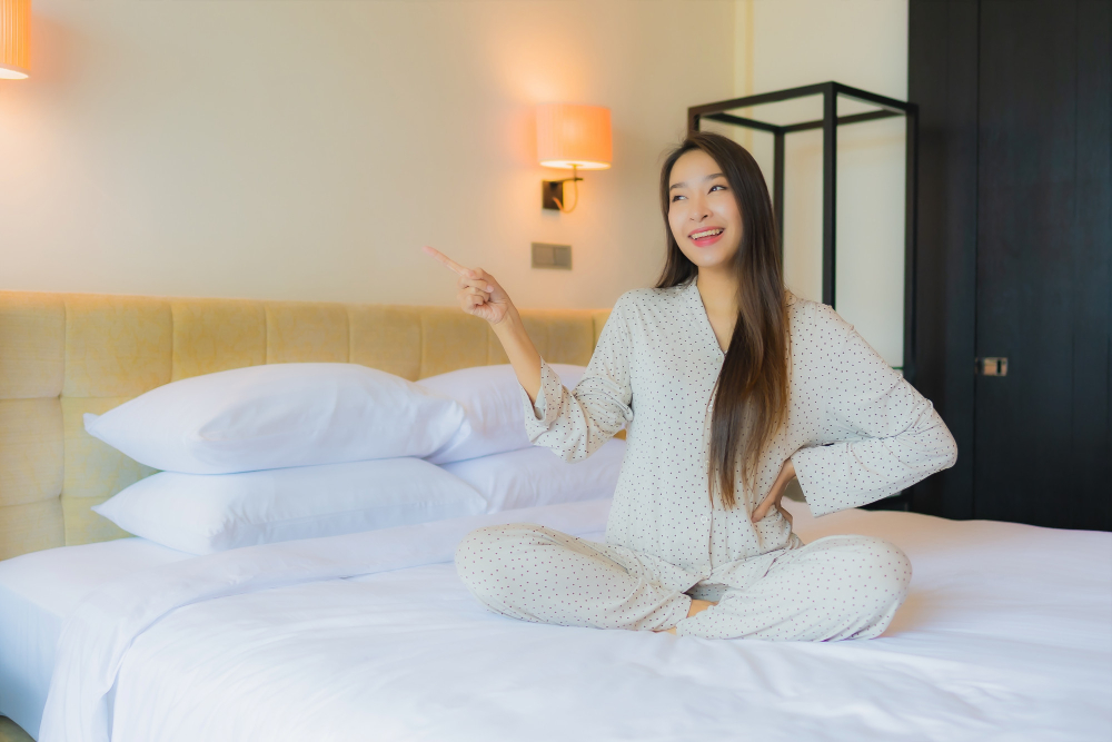 menginap di hotel dan villa