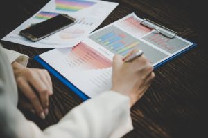 susunan laporan bisnis