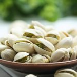 Pistachio, Kacang Hijau Kecil dengan Rasa Unik yang Bikin Ketagihan