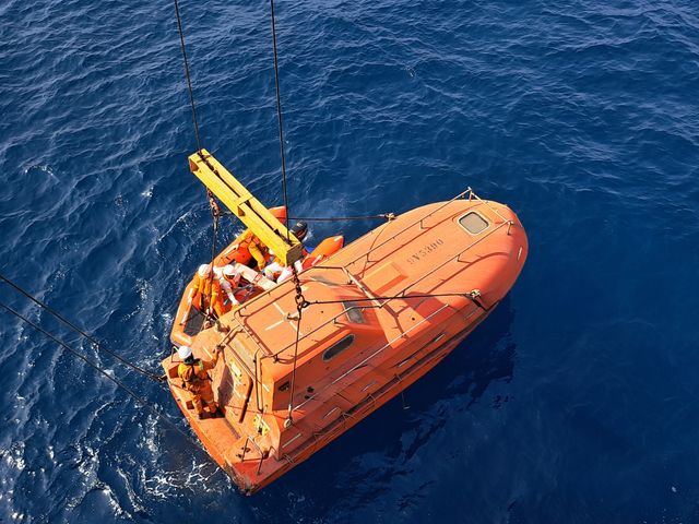 kapal sekoci