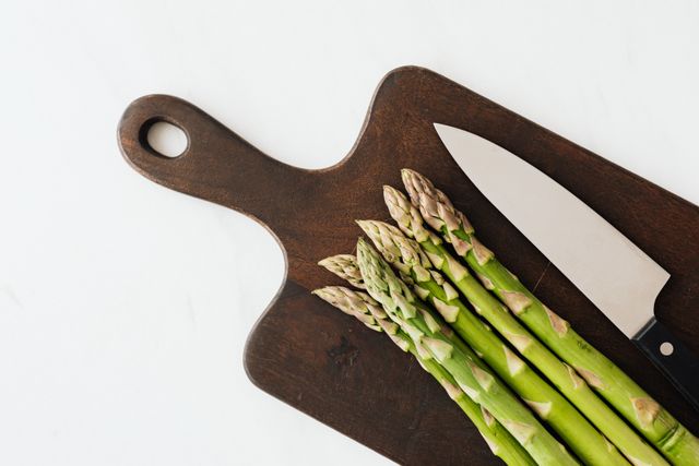 tips menumis asparagus