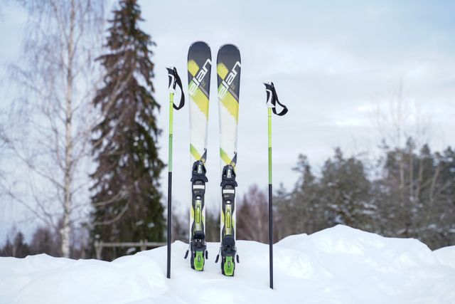 Peralatan ski